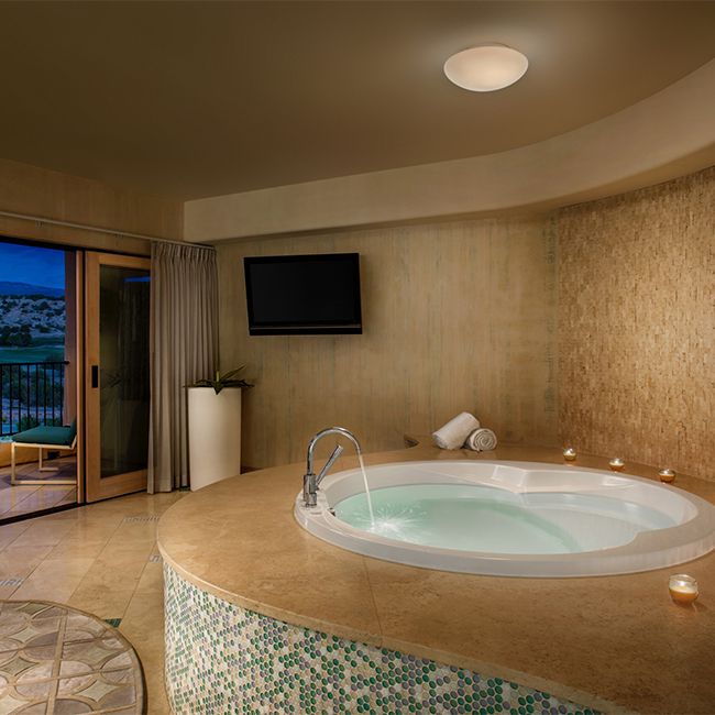 Hilton Santa Fe Buffalo Thunder bath
